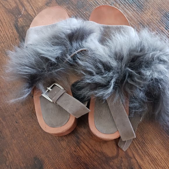 Women's Huma Blanco Clemence 2.0 Alpaca and Calfskin Suede Sandals - Picture 3 of 9